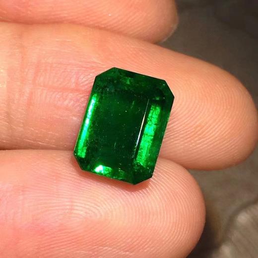 3.66ct 祖母绿裸石 商品图1