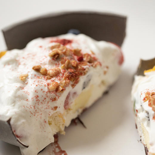 無冬無夏系列「缤纷雪世界」鲜果酸奶碗蛋糕(需等30
分钟以上) 商品图5