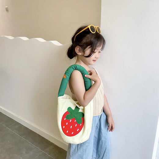 网红爆款小包儿童手拎水桶包女童刺绣花朵包大容量女孩单肩斜挎包 商品图1