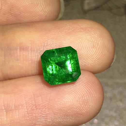 2.5ct 祖母绿裸石 商品图1