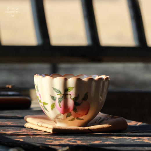 龙泉问鼎彩绘哥窑蕊香杯（五桃） 商品图0