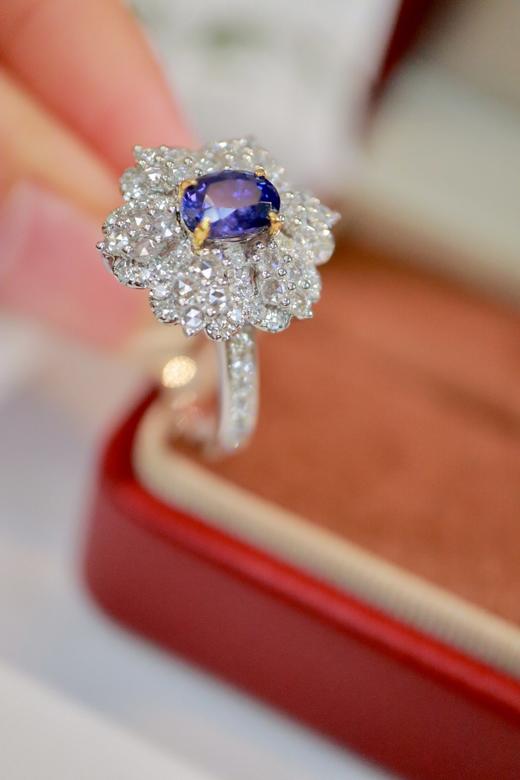 1.09ct 蓝宝石戒指 商品图5