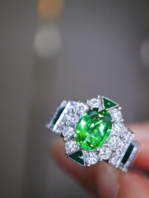 2.04ct 沙弗莱戒指 商品图2