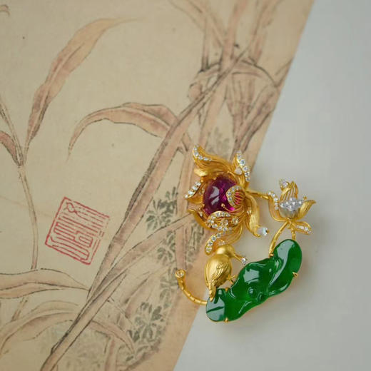 龢盒原创 清荷翠鸟入夏图 翡翠胸针 商品图0
