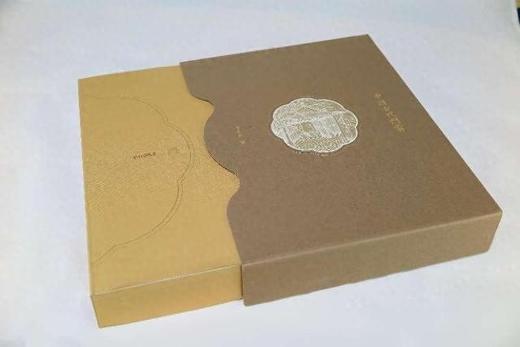 马未都签名本！！！《中国古代门窗》，大16开函套装一册，马未都著，中国建筑工业出版社2020年一版一印，定价598，售价388元。 商品图1