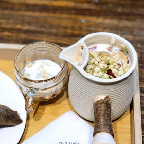 茉香鲜奶罐罐茶/热-9号桌