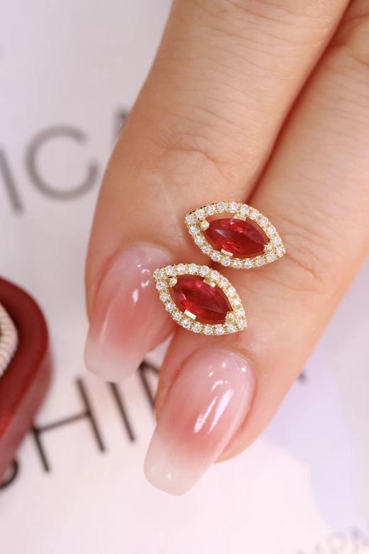 0.83ct 红宝石耳钉 商品图4