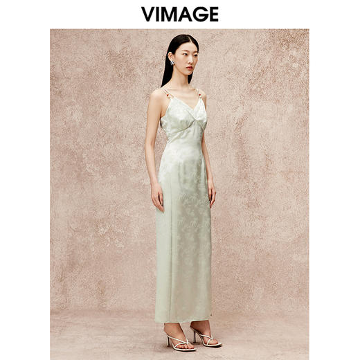 VIMAGE纬漫纪高级感缎面垂坠露背吊带礼服连衣裙秋季新款V2277801 商品图1