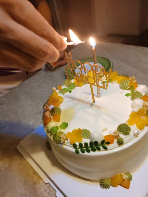 【甜久荟 抹茶/斑斓茉莉法式鲜奶蛋糕】  如一缕清新凉爽的风 让人心旷神怡 新鲜的茉莉花浸水调制  抹茶或斑斓蛋糕胚  装饰新鲜芒果100%动物鲜奶油  无化学添加 中西合璧 老少皆宜 展示图片为6寸 商品图8