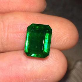 3.66ct 祖母绿裸石