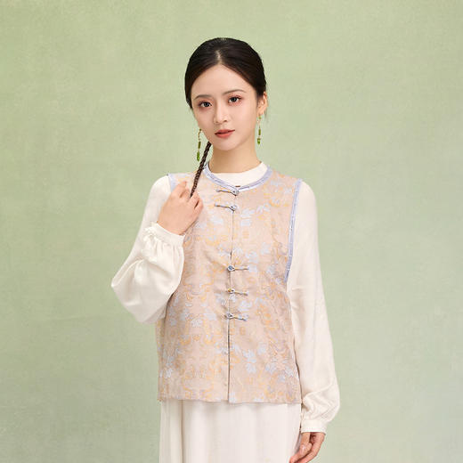 荷言HEYEN 阮郎归 对襟葫芦织金罗手工白贝珠金线缠线一字扣招财进宝圆金扣马甲高级定制 商品图0