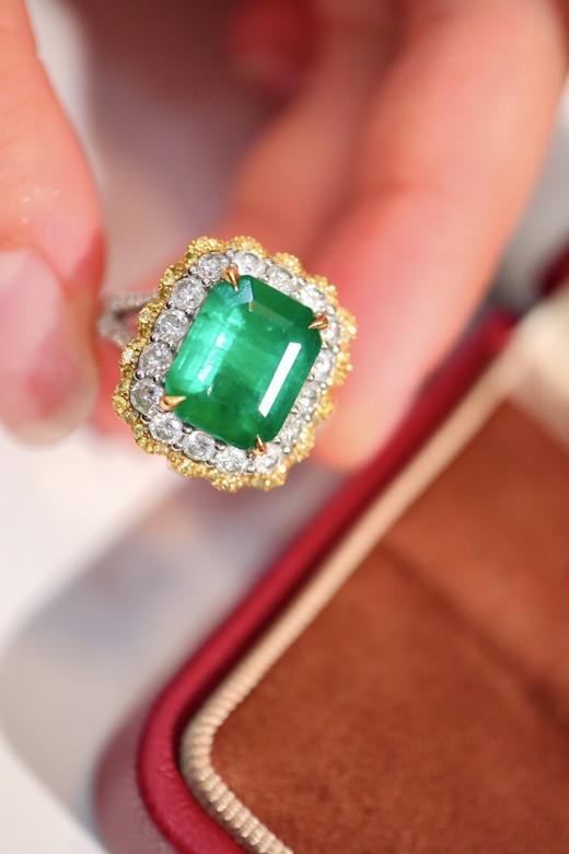 2.94ct 祖母绿戒指 商品图3