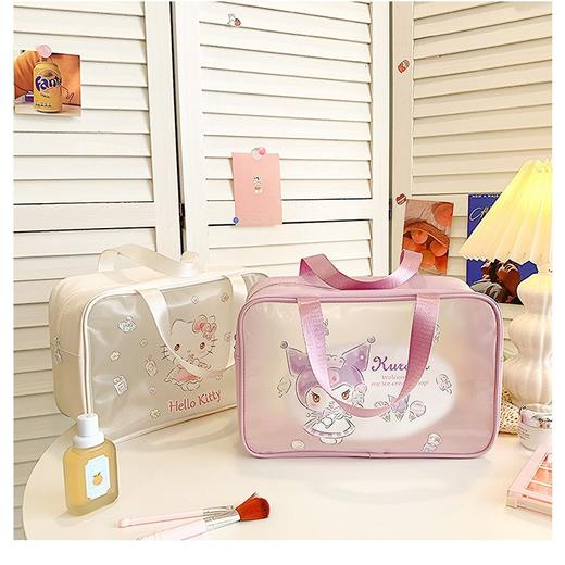 【手提时尚化妆包】三丽鸥可爱卡通防水手提化妆包沙滩包通勤女包，敲大容量，满足日常所需。ry 商品图2