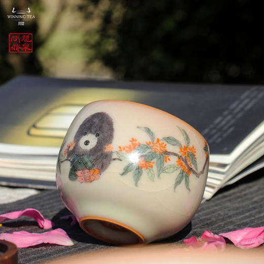 龙泉问鼎彩绘哥窑晴雪杯（欢悦祥瑞）集玉杯(莲年有余) 商品图1