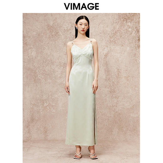 VIMAGE纬漫纪高级感缎面垂坠露背吊带礼服连衣裙秋季新款V2277801 商品图0