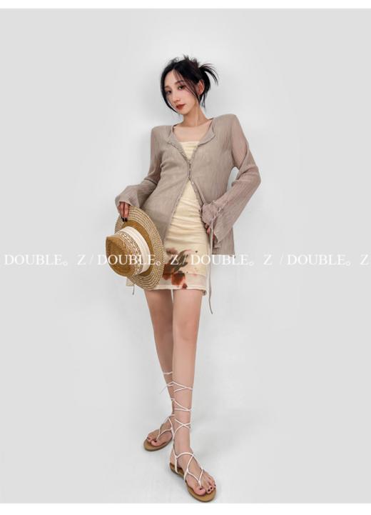 ✅【泰迪熊TEDDYBEAR】高级肌理感镂空防晒空调衫 063款： 🍂1、衣身用竖纹肌理竹节棉面料上身舒适柔软也很亲肤；✔️ 商品图4