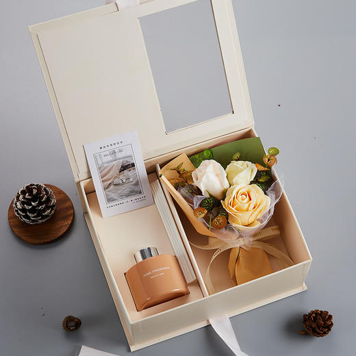 【七夕情人节礼物！韩系花束礼盒】毕业季礼物送老师朋友实用香薰礼盒套装伴手礼批发生日送女友闺蜜，镂空透明礼盒包装，简约木兰迪色系。ry 商品图3