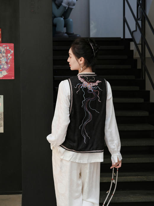 盛唐牡丹盛奢系列| 限量款| 高货-手绣全打籽蝶恋花花瓣马甲-黑色 商品图4