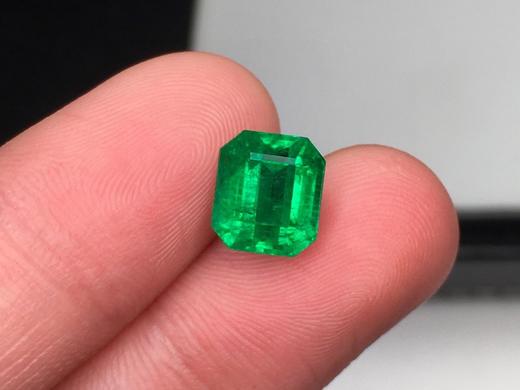 2.73ct 祖母绿裸石 商品图3