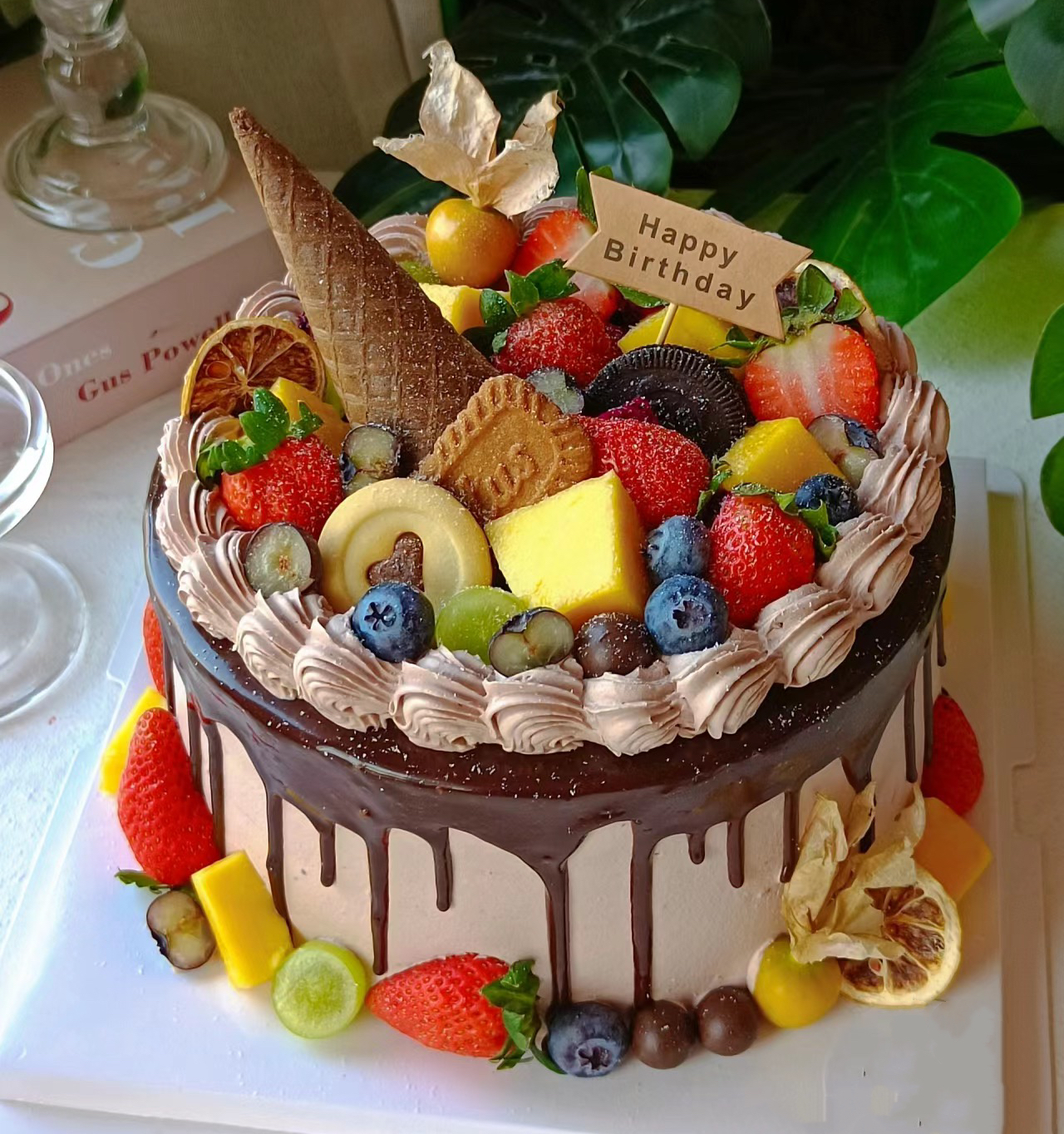 巧克力水果缤纷（巧克力蛋糕胚，动物奶油更好吃，更多口味尺寸请咨询客服18926709933）