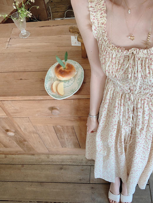 金蘑菇菇 Bonheur热恋岛屿/  清新田园度假风碎花吊带连衣裙小众 商品图0