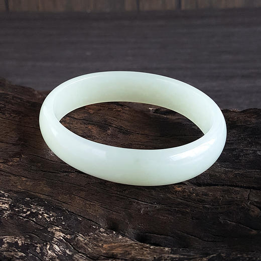 【天然正品】天然无杂俄料和田玉58号贵妃手镯200624NJS08 商品图1