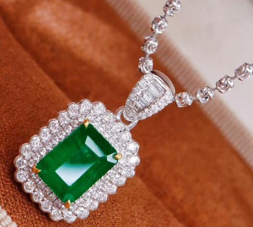 1.29ct 祖母绿吊坠 商品图1