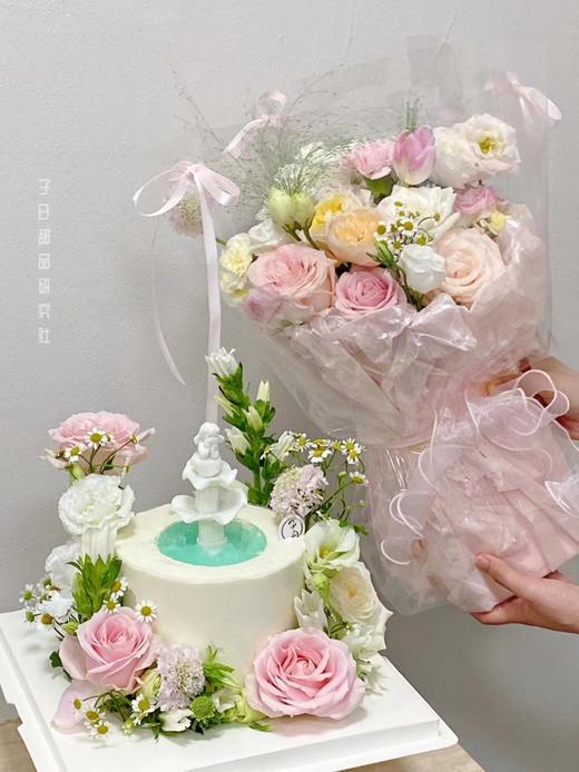 许愿池鲜花蛋糕（鲜花类似/介意勿拍/提前24小时预订） 商品图0