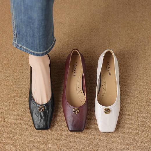 【预售5天】法式复古山茶花方头浅口小皮鞋粗跟酒红色单鞋女TX&TX562 商品图1