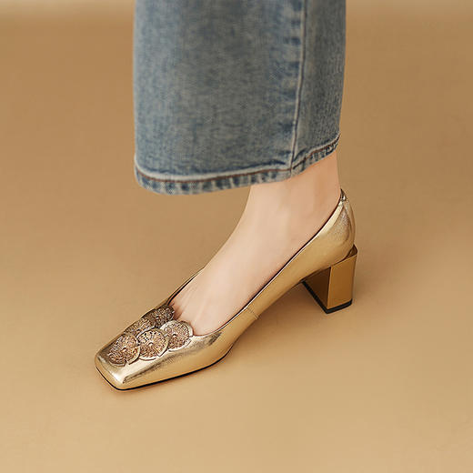 【预售5天】粗跟银色方头花朵，气质高跟单鞋QQJFG&JZ-1181F 商品图0