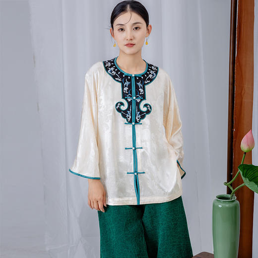 2024夏季醋酸提花绣花中式复古如意头中襟上衣B241272-T 商品图0