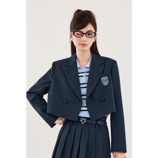 【严选】诗凡黎复古学院风截短式薄垫肩西装2024秋新款翻驳领时髦减龄外套SF7110191 商品图2