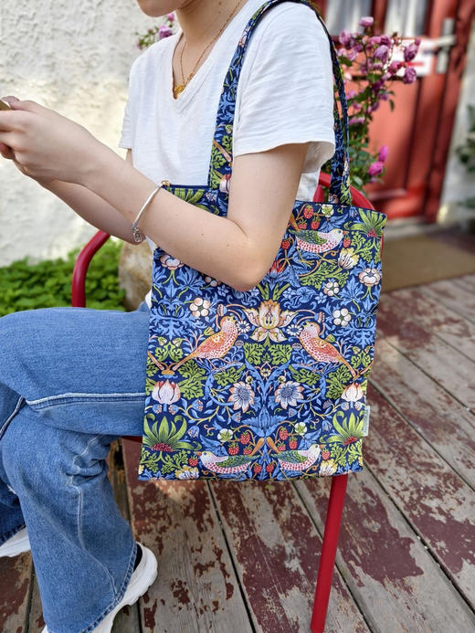 英国Morris草莓小偷化妆包/帆布包/围裙（YZ） 商品图0