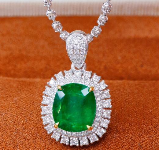 2.15ct 祖母绿吊坠 商品图3