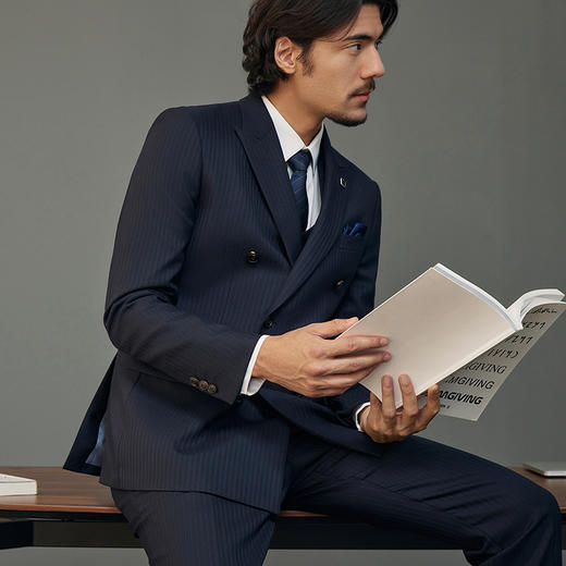 【婚礼季/含羊毛】柒牌男装双排扣西服男秋冬新款商务条纹西装马甲三件套	127C70920 商品图1