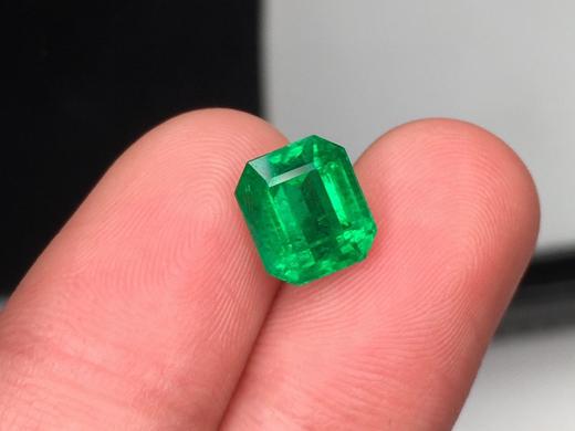 2.73ct 祖母绿裸石 商品图1
