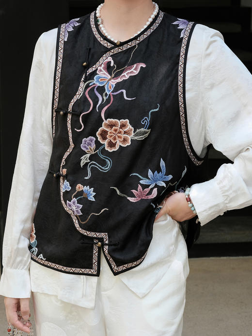 盛唐牡丹盛奢系列| 限量款| 高货-手绣全打籽蝶恋花花瓣马甲-黑色 商品图1