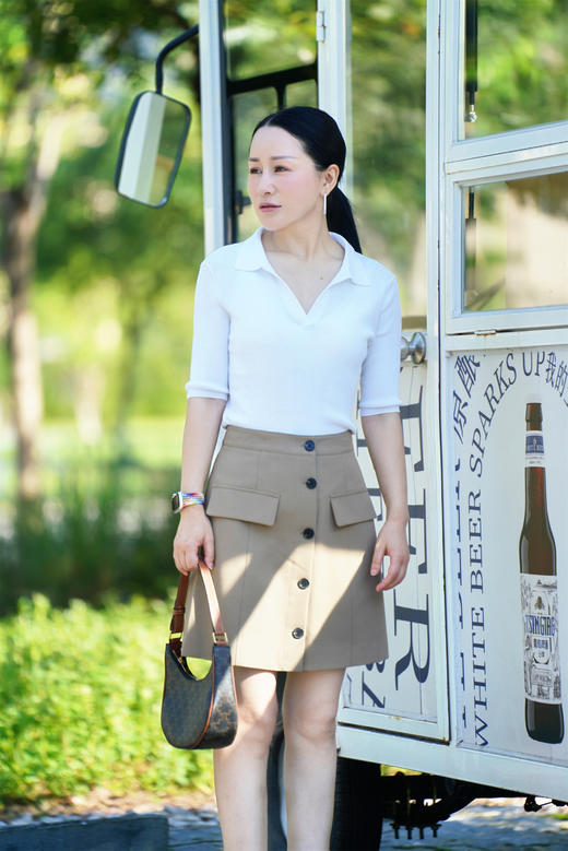 臣禾排扣短裙K222031457 商品图1