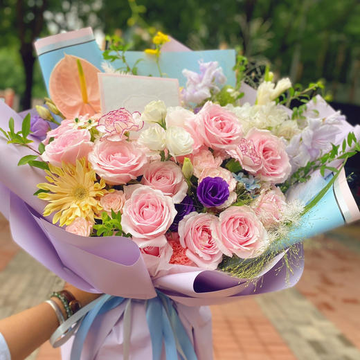 【珍藏甜美】12朵粉雪山玫瑰精美高端花束 商品图4