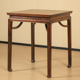 红木高束腰霸王枨马蹄腿方桌