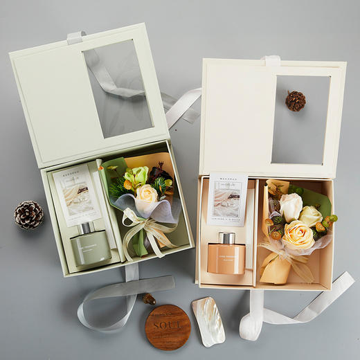 【七夕情人节礼物！韩系花束礼盒】毕业季礼物送老师朋友实用香薰礼盒套装伴手礼批发生日送女友闺蜜，镂空透明礼盒包装，简约木兰迪色系。ry 商品图0