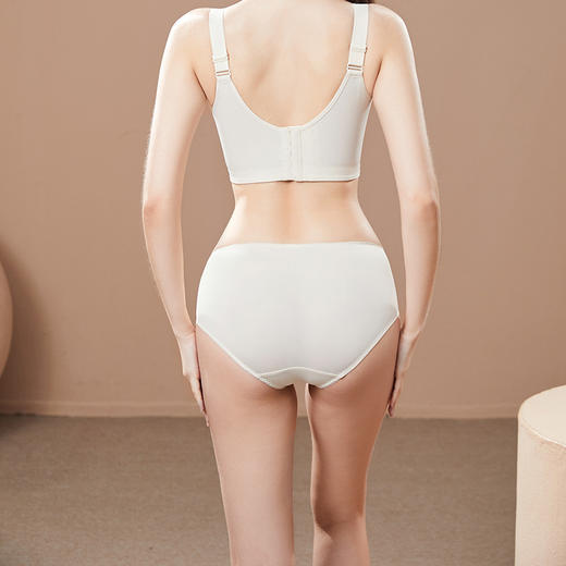 提拉女王美臀裤 收腹提臀 无痕裸感 舒适柔软 轻塑内裤 简约设计不夹臀 文胸配套底裤 商品图4