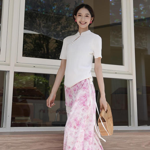 两三事山月寄情2024夏季新款新中式盘扣立领弹性修身短袖针织衫女 商品图1