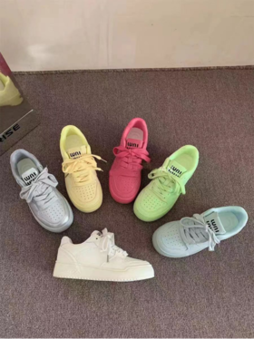 🔥【岁愿糖果色低帮透气百搭原宿风休闲板鞋】💥上脚后真的相当的耐看和美颜~🌸