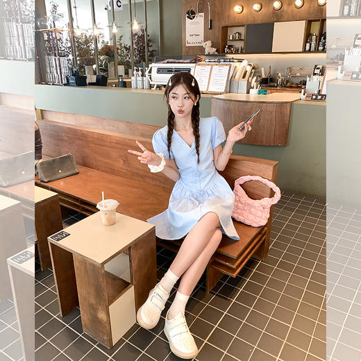 <曾小咸推荐>现货秒杀 ！微信超特价！蓝色V领短裙 日常159.99 立减90 秒杀69.99！！ 商品图2