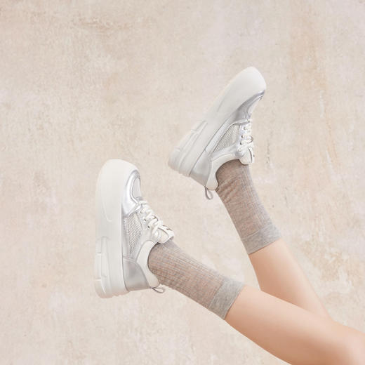 千百度 夏季 休闲板鞋 A24323661 商品图4