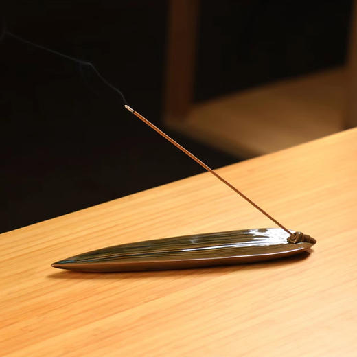 竹小茶丨大道至简-焚香雅集 香道 线香（太行崖柏、海南沉香、鹅梨帐中香、天然檀香、陈年艾草各1管、陶瓷仿生竹叶香插*1） 商品图5