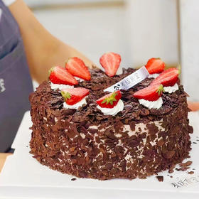 8英寸黑森林（提前2天预定）装饰应季水果随机