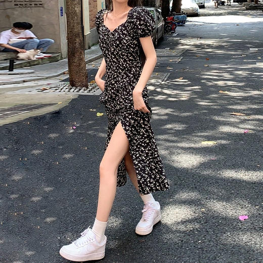 显瘦碎花连衣裙 商品图1