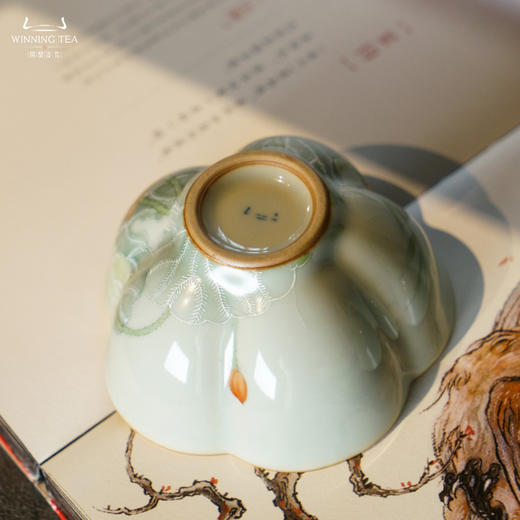 问鼎汝瓷鼎峰系列天青大梅花杯（鹦鹉庭深）（清风荷香） 商品图4